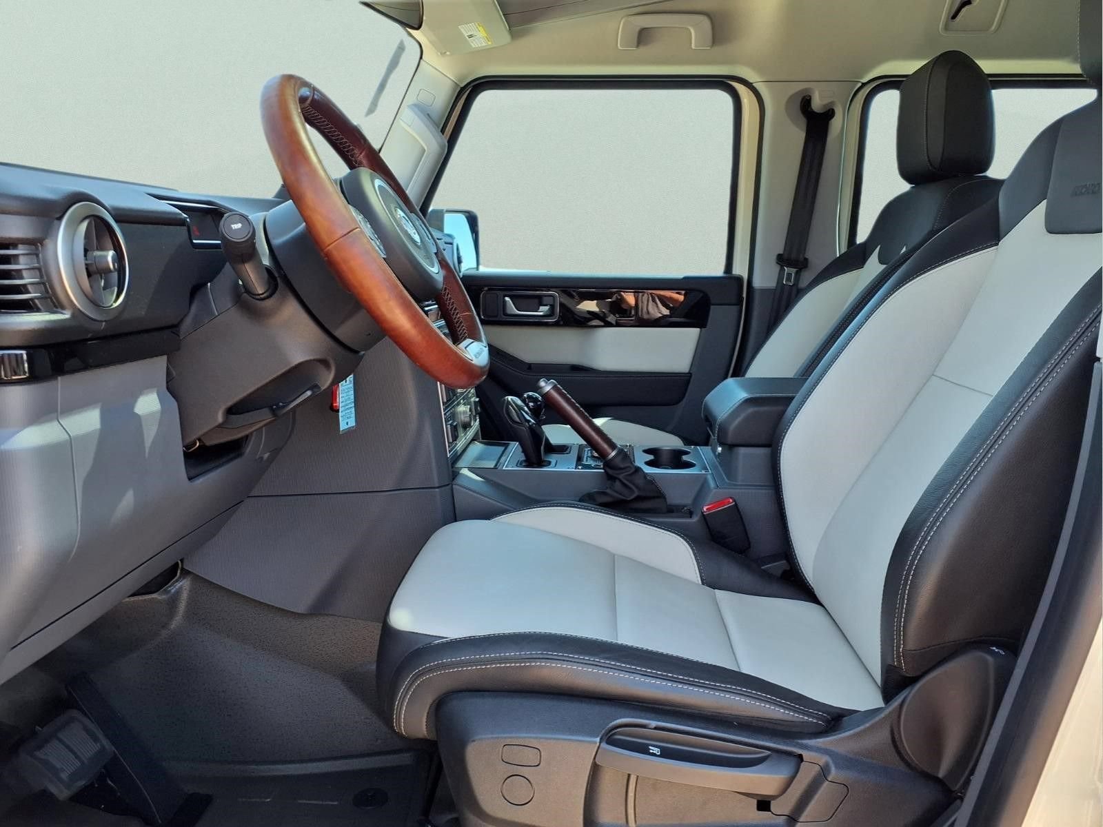 Used 2025 INEOS Grenadier Quartermaster AWD/4WD image 12