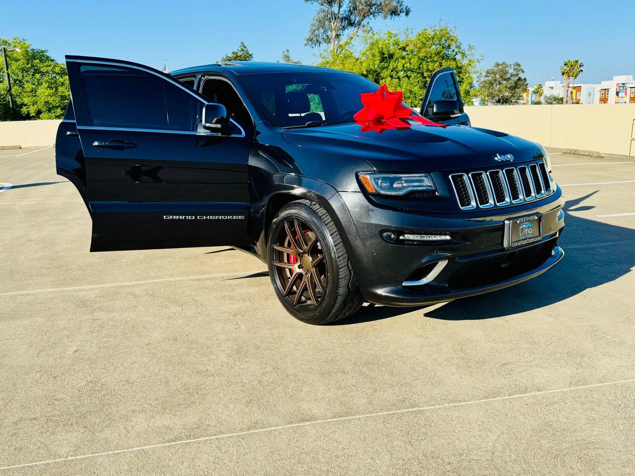 Used 2014 Jeep Grand Cherokee SRT8 w/ Luxury Group II image 61