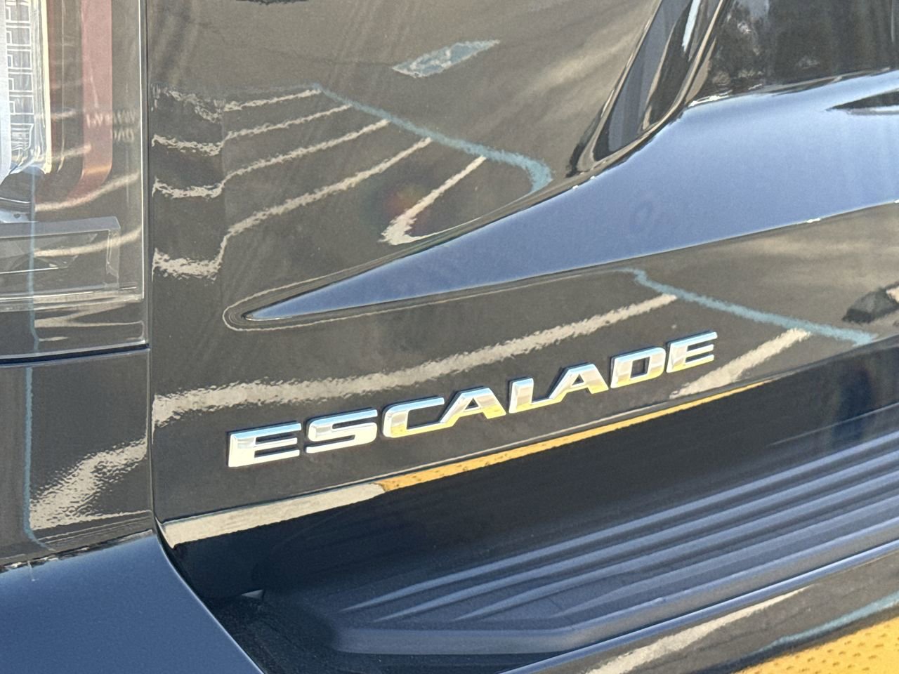 Used 2024 Cadillac Escalade Sport AWD/4WD image 32