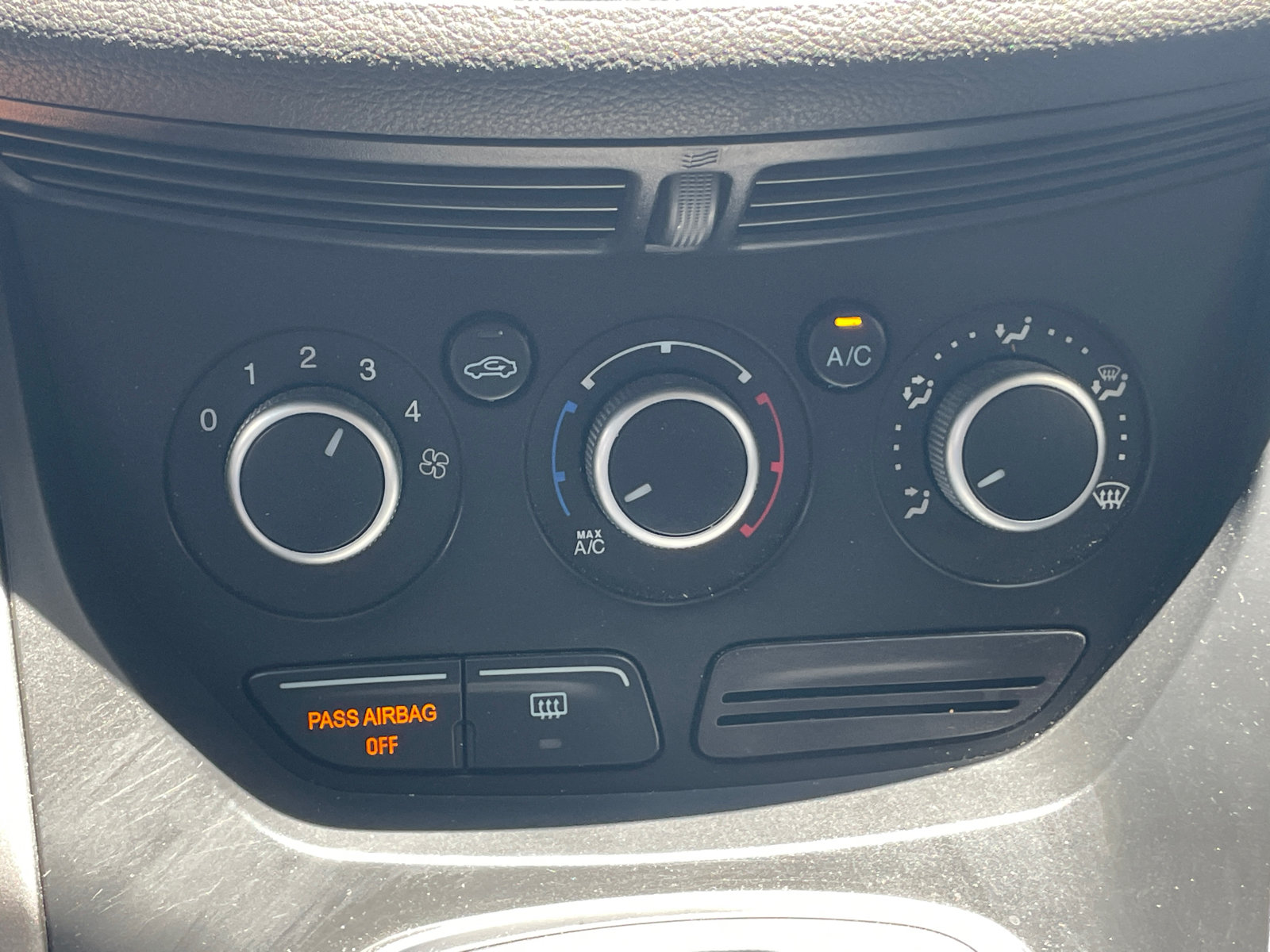 Used 2016 Ford Escape SE AWD/4WD image 14