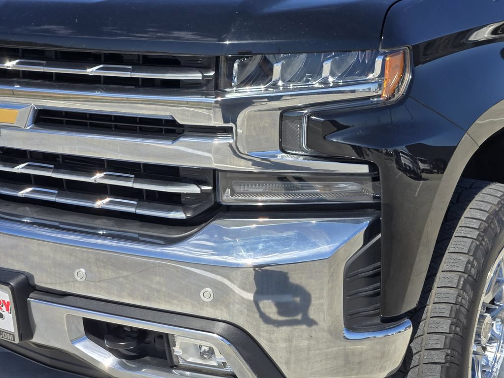 Used 2020 Chevrolet Silverado 1500 LTZ w/ LTZ Premium Package AWD/4WD image 8