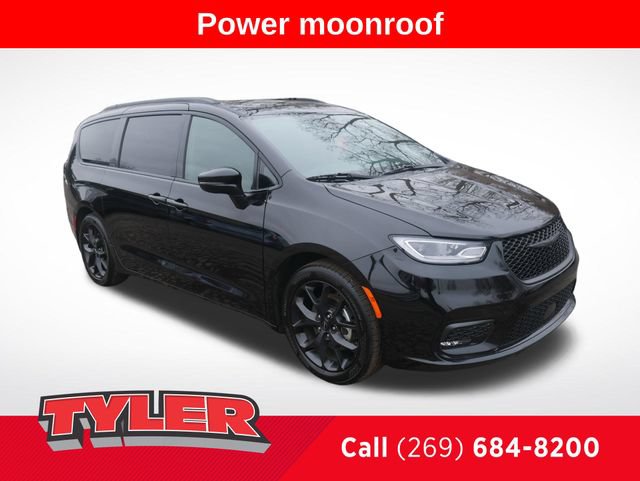 Used 2025 Chrysler Pacifica Limited FWD image 1