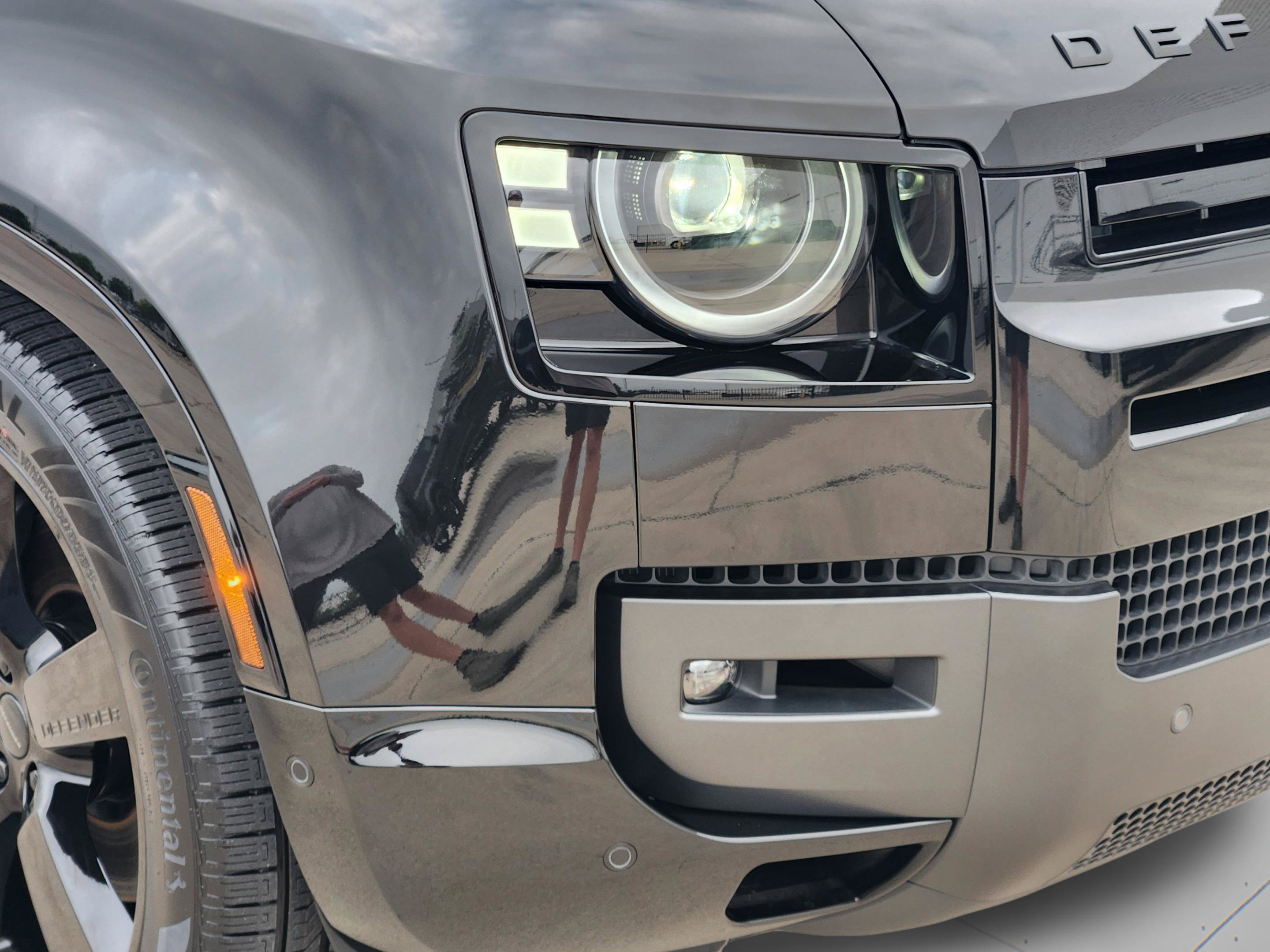 New 2026 Land Rover Defender 130 X-Dynamic SE AWD/4WD image 31