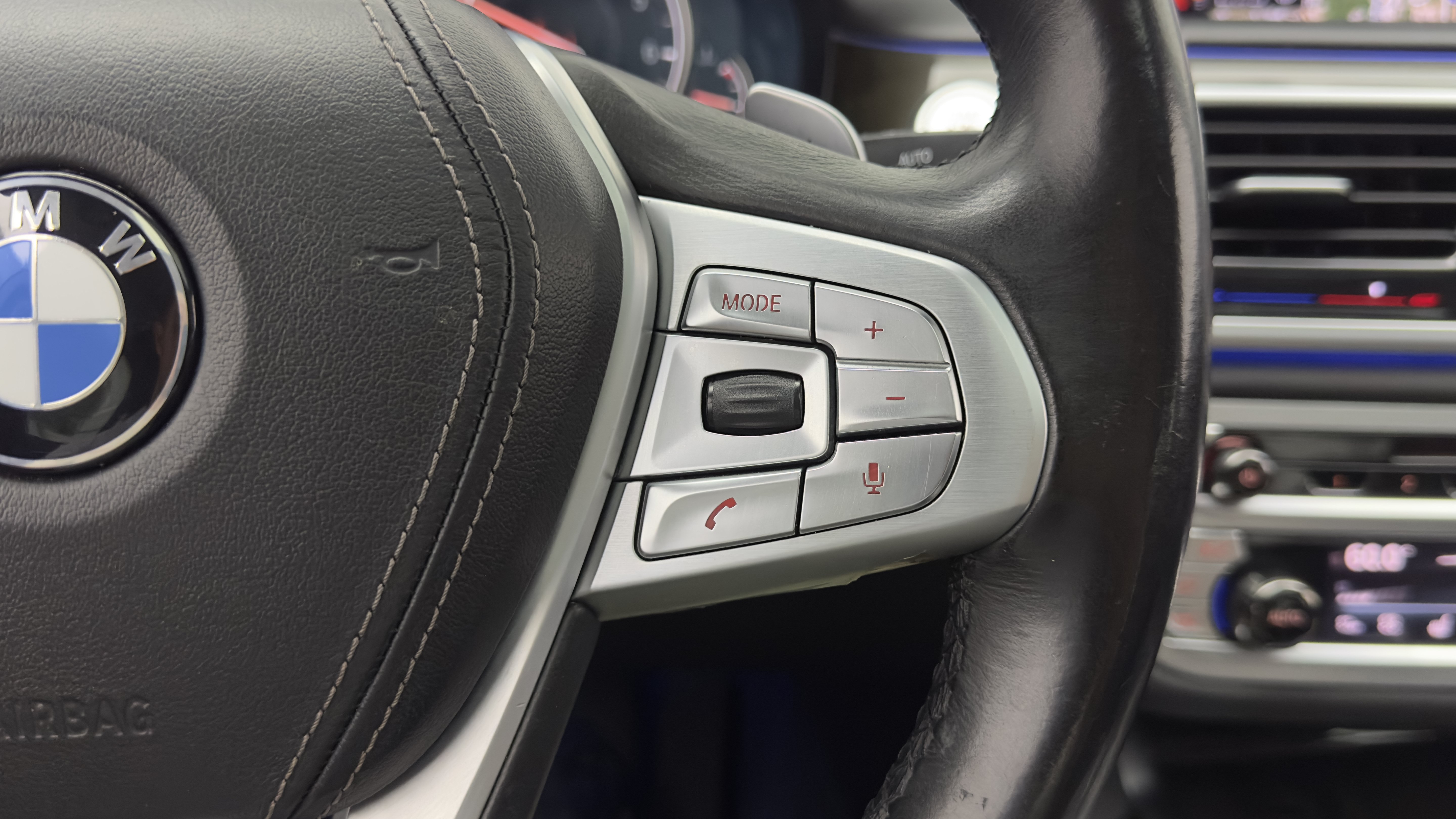 Used 2018 BMW 740i RWD image 29