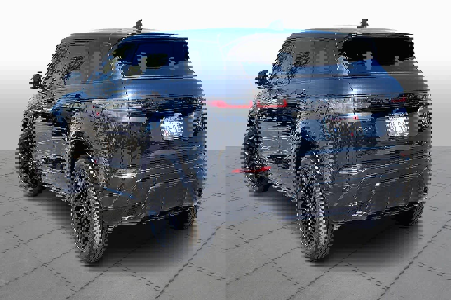 Used 2021 Land Rover Range Rover Evoque R-Dynamic SE image 11