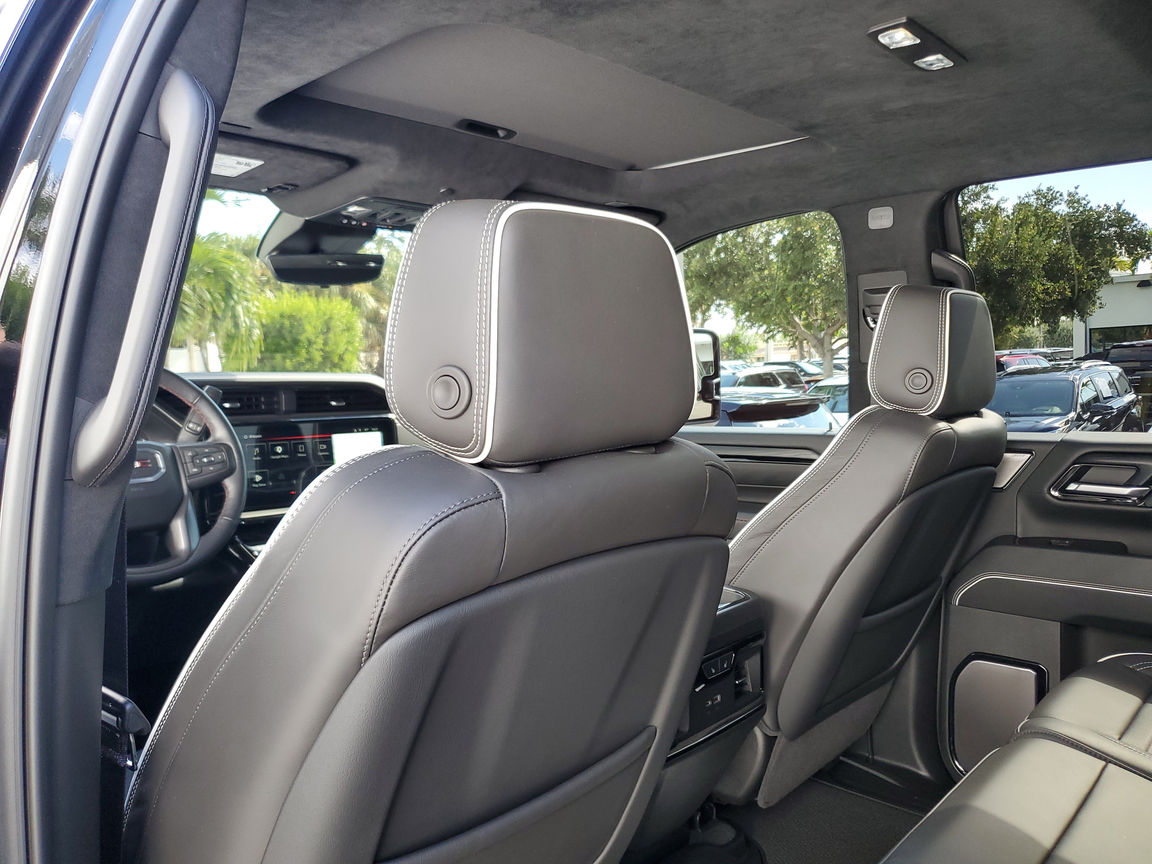 Used 2025 GMC Sierra 2500 AT4X AWD/4WD image 13