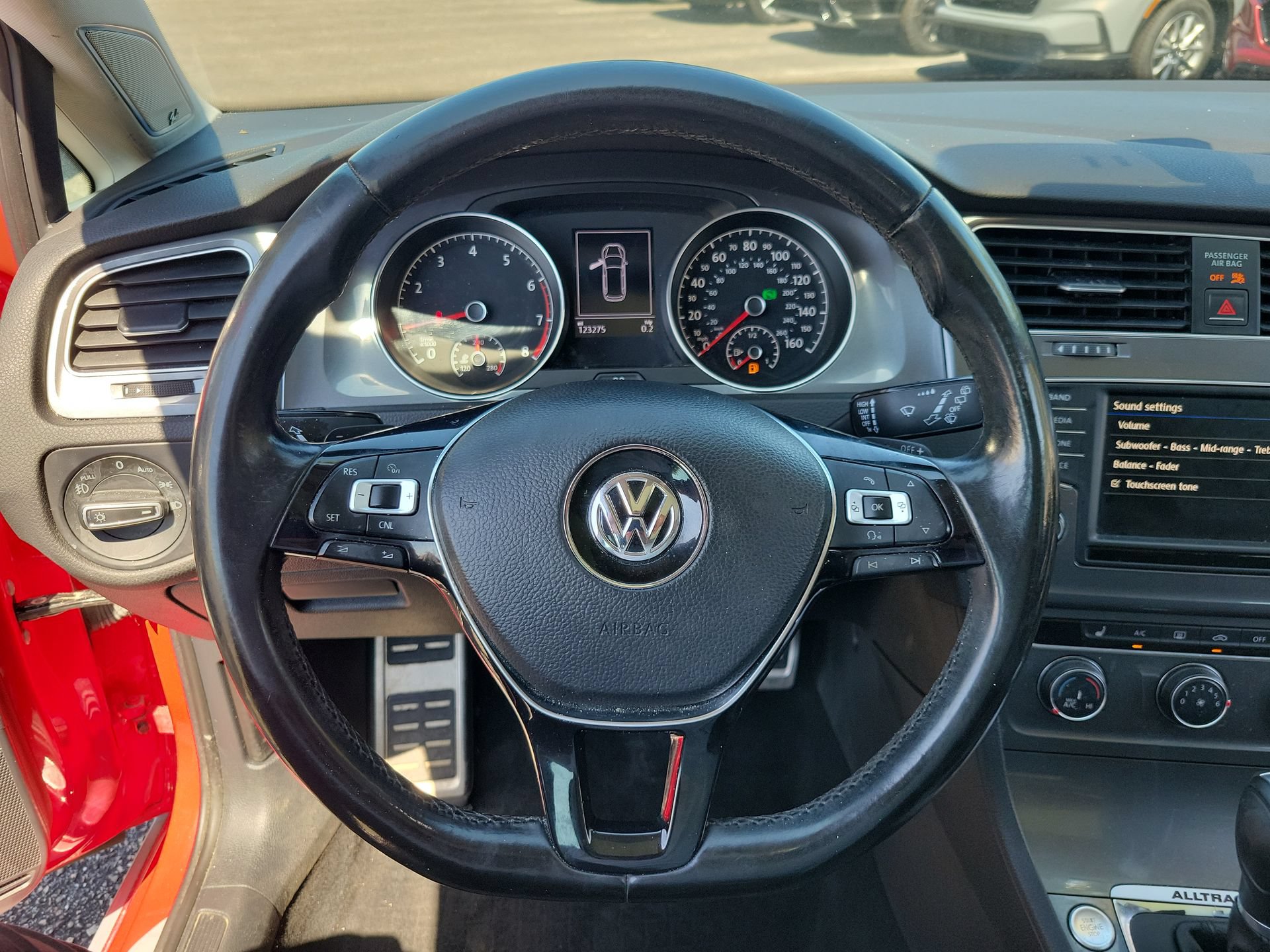 Used 2017 Volkswagen Golf Alltrack SE AWD/4WD image 32