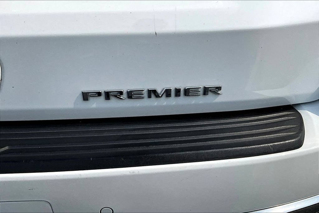Used 2023 Chevrolet Suburban Premier AWD/4WD image 23