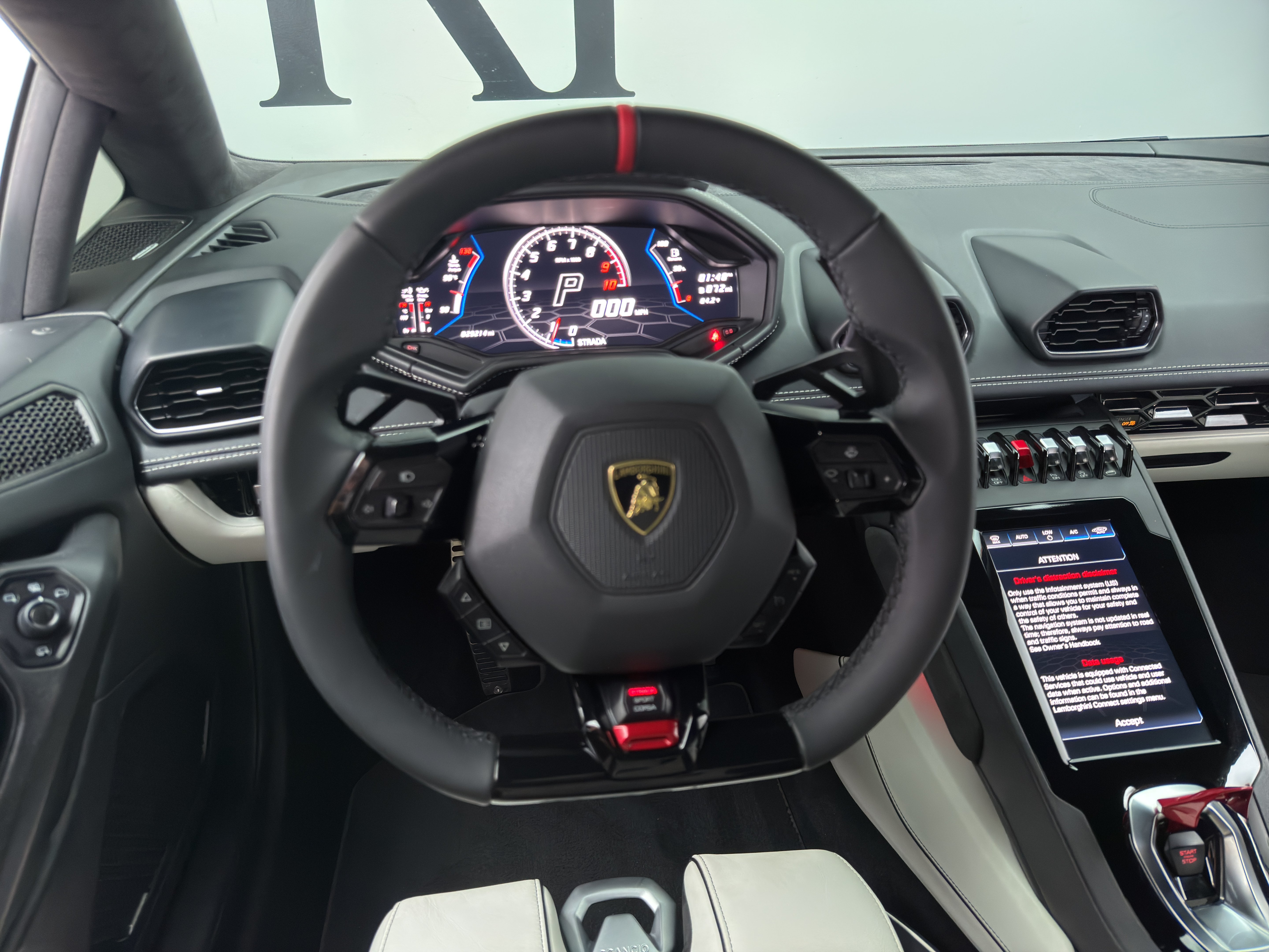 Used 2021 Lamborghini Huracan EVO RWD image 33