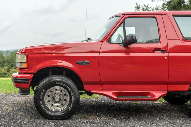 Used 1995 Ford Bronco XLT AWD/4WD image 4