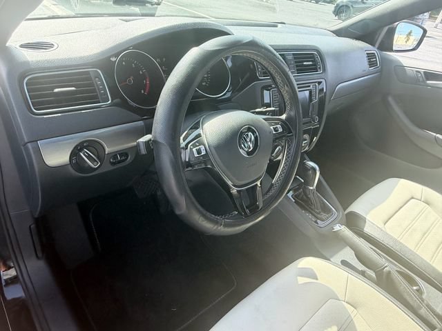 Used 2016 Volkswagen Jetta Sport FWD image 10