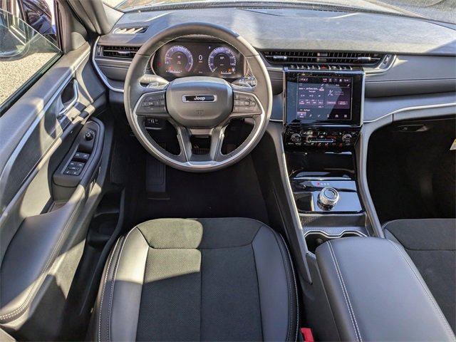 New 2025 Jeep Grand Cherokee Altitude image 16