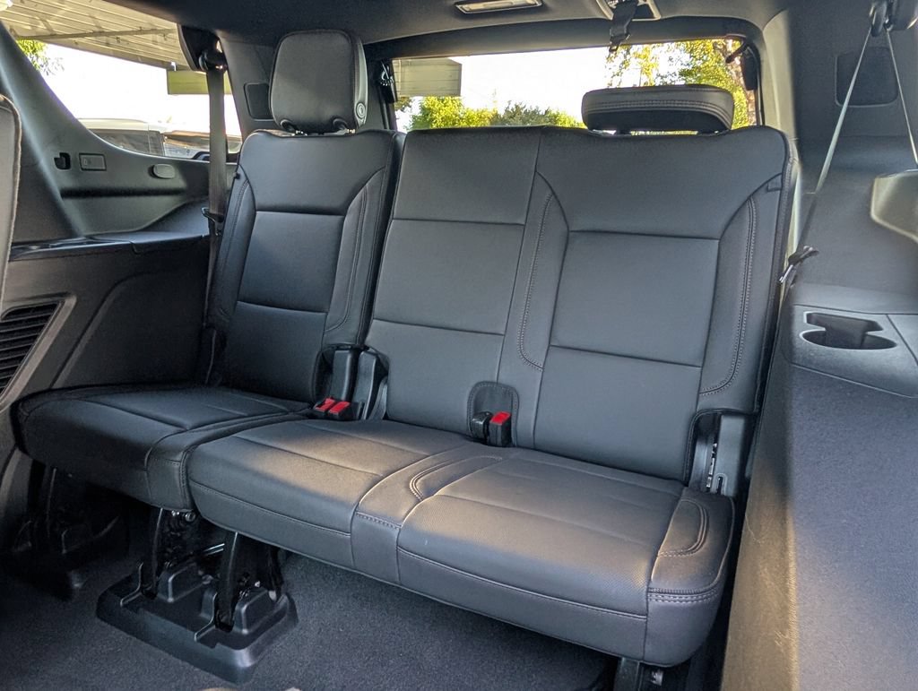 Used 2025 Chevrolet Tahoe High Country AWD/4WD image 24