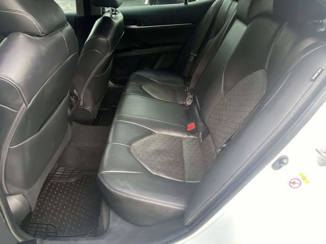 Used 2018 Toyota Camry XSE image 15
