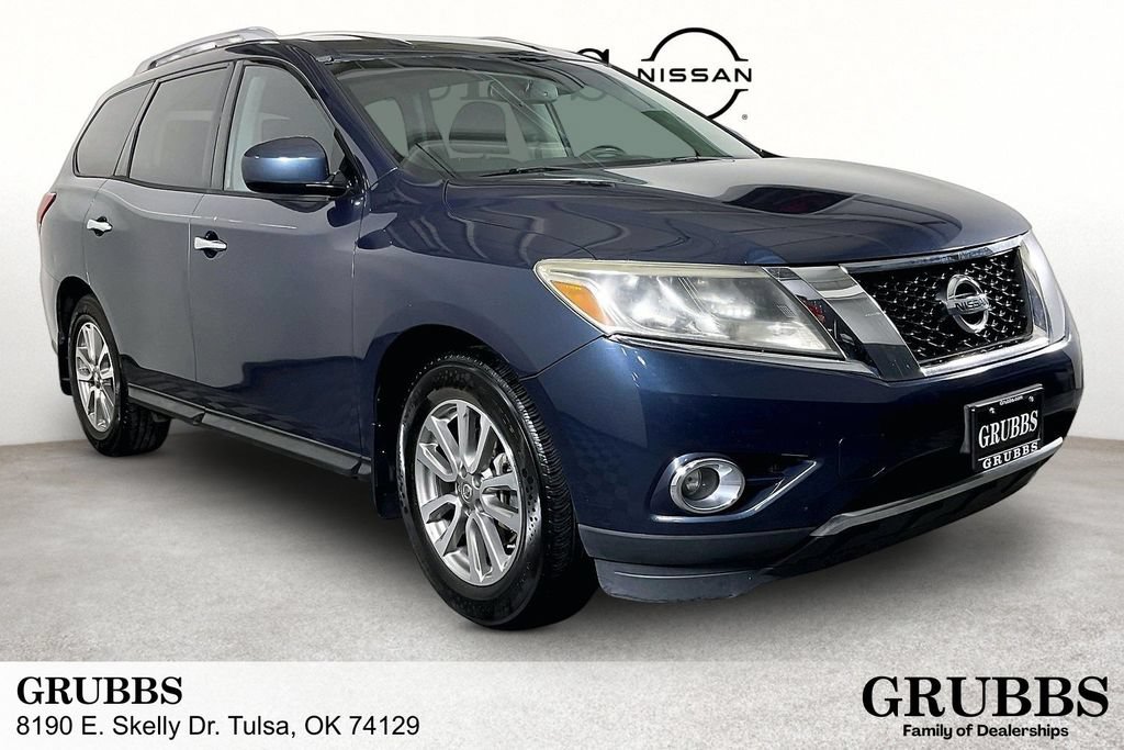 Used 2015 Nissan Pathfinder SV w/ Cargo Package FWD image 1