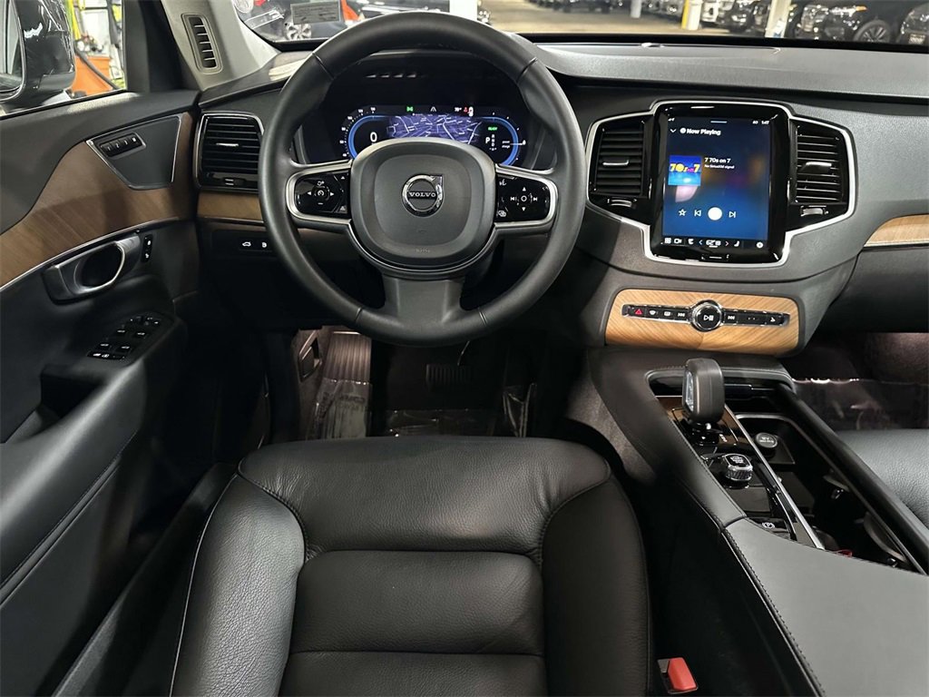 Used 2024 Volvo XC90 T8 Plus image 2