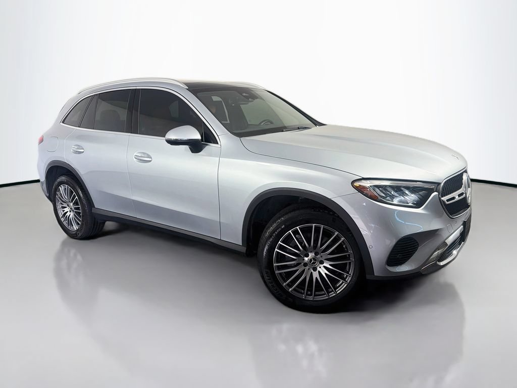 Used 2024 Mercedes-Benz GLC 300 image 3