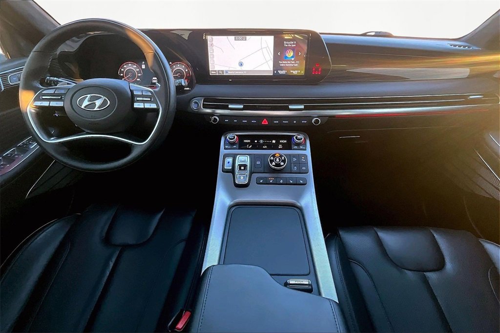 Used 2024 Hyundai Palisade Calligraphy image 16