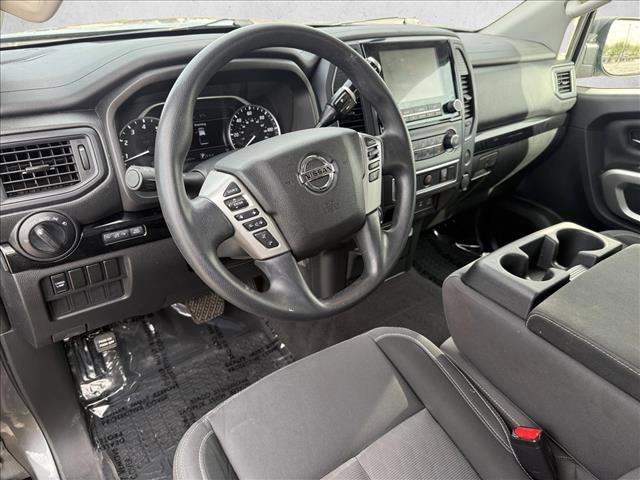 Used 2022 Nissan Titan SV w/ Accessory Utility Package image 12