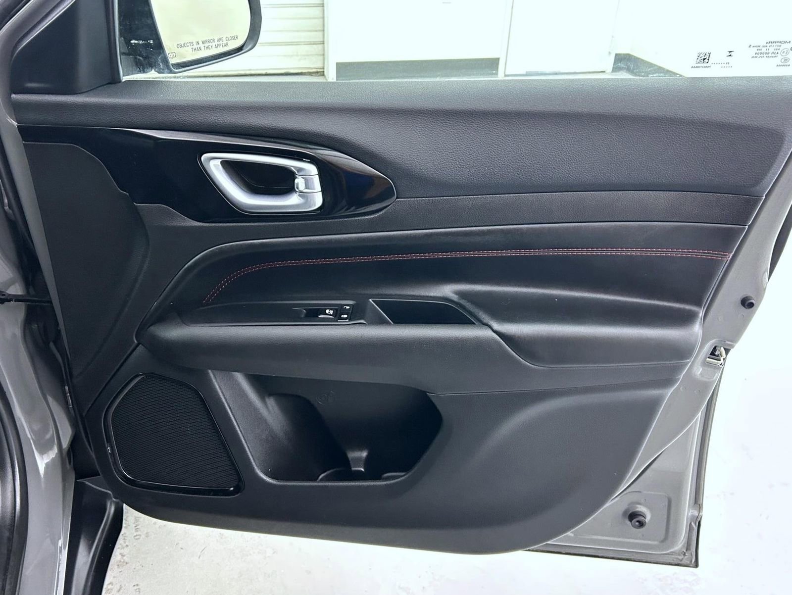 Used 2024 Jeep Compass Trailhawk image 16