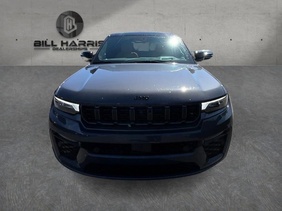 New 2026 Jeep Grand Cherokee Summit w/ Obsidian Package AWD/4WD image 2