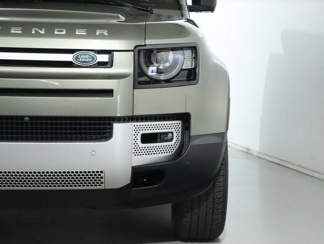Certified 2022 Land Rover Defender 110 SE AWD/4WD image 7