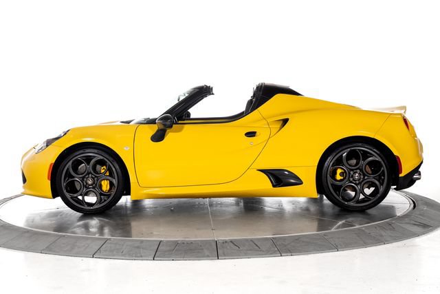 Used 2016 Alfa Romeo 4C Spider w/ Spider Track Package 4 RWD image 2