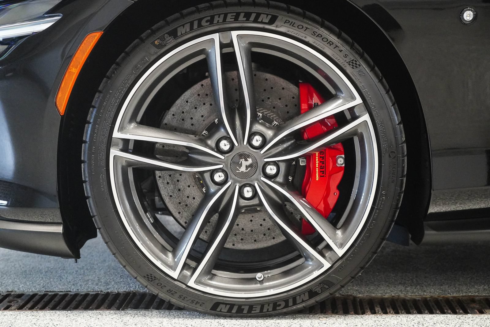 Used 2024 Ferrari Roma Spider RWD image 11