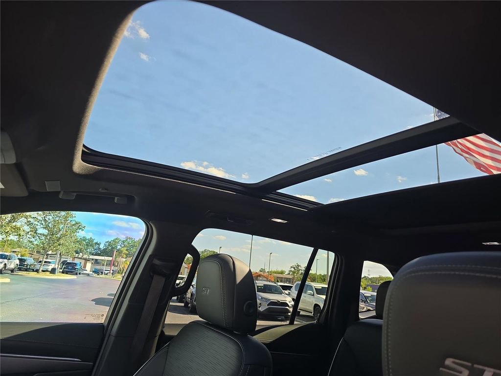 Used 2025 Buick Enclave Sport Touring w/ Power Package image 32