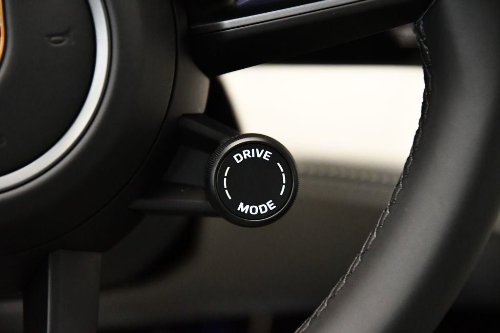 Used 2025 Porsche Taycan image 25