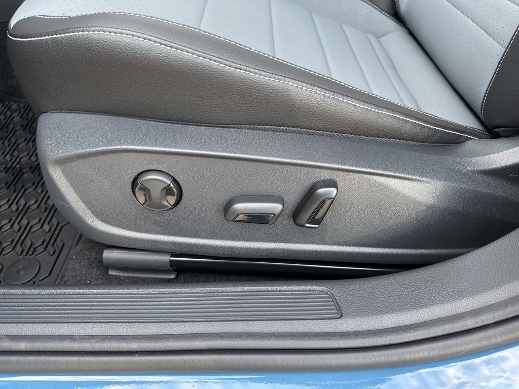 New 2025 Volkswagen Jetta SE image 12