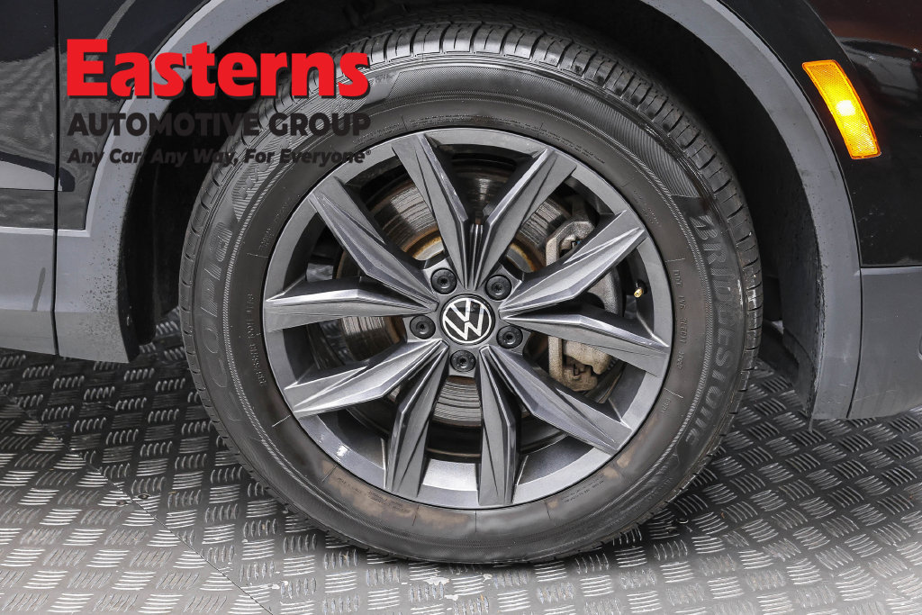 Used 2023 Volkswagen Tiguan SE AWD/4WD image 31