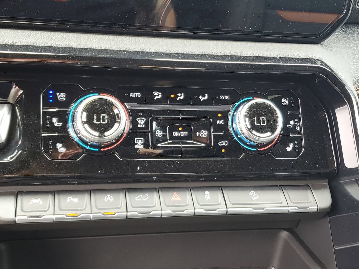 New 2026 GMC Sierra 1500 AT4 w/ AT4 Premium Package AWD/4WD image 24