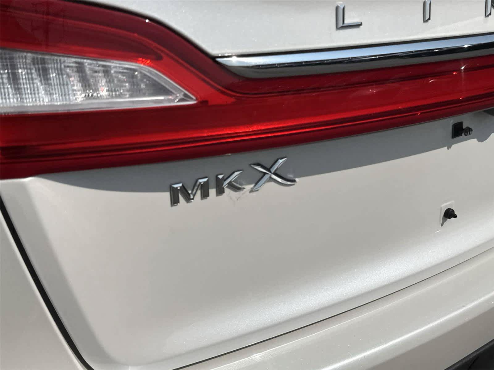 Used 2016 Lincoln MKX Select w/ Select Plus Package FWD image 11