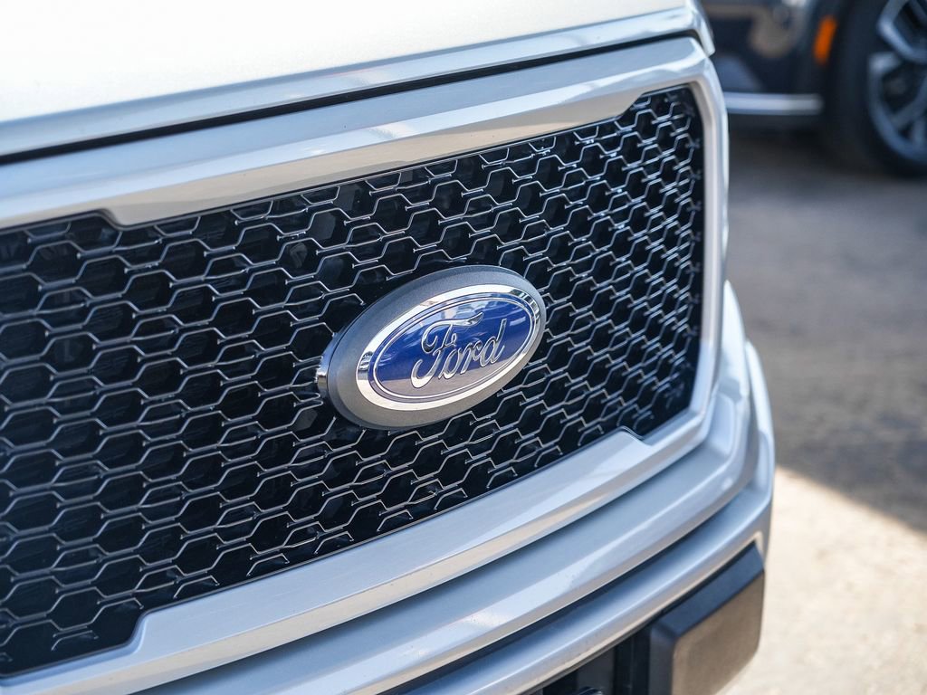 Used 2018 Ford F150 XL w/ Equipment Group 101A Mid RWD image 3