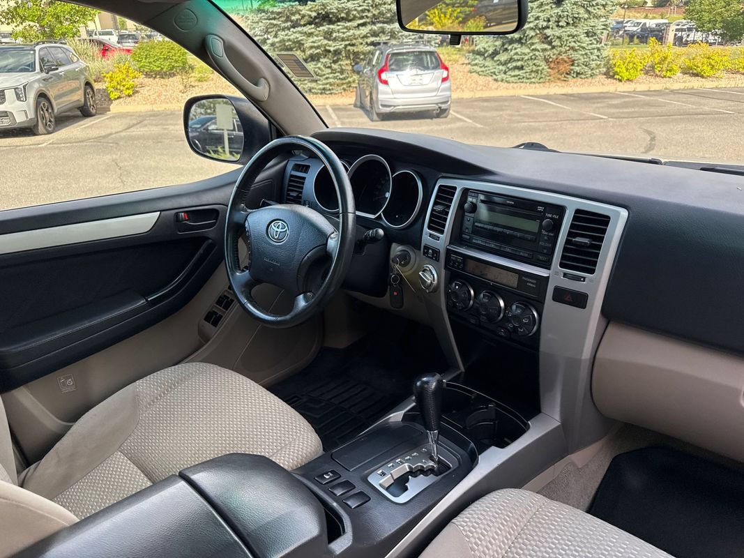 Used 2006 Toyota 4Runner SR5 AWD/4WD image 18
