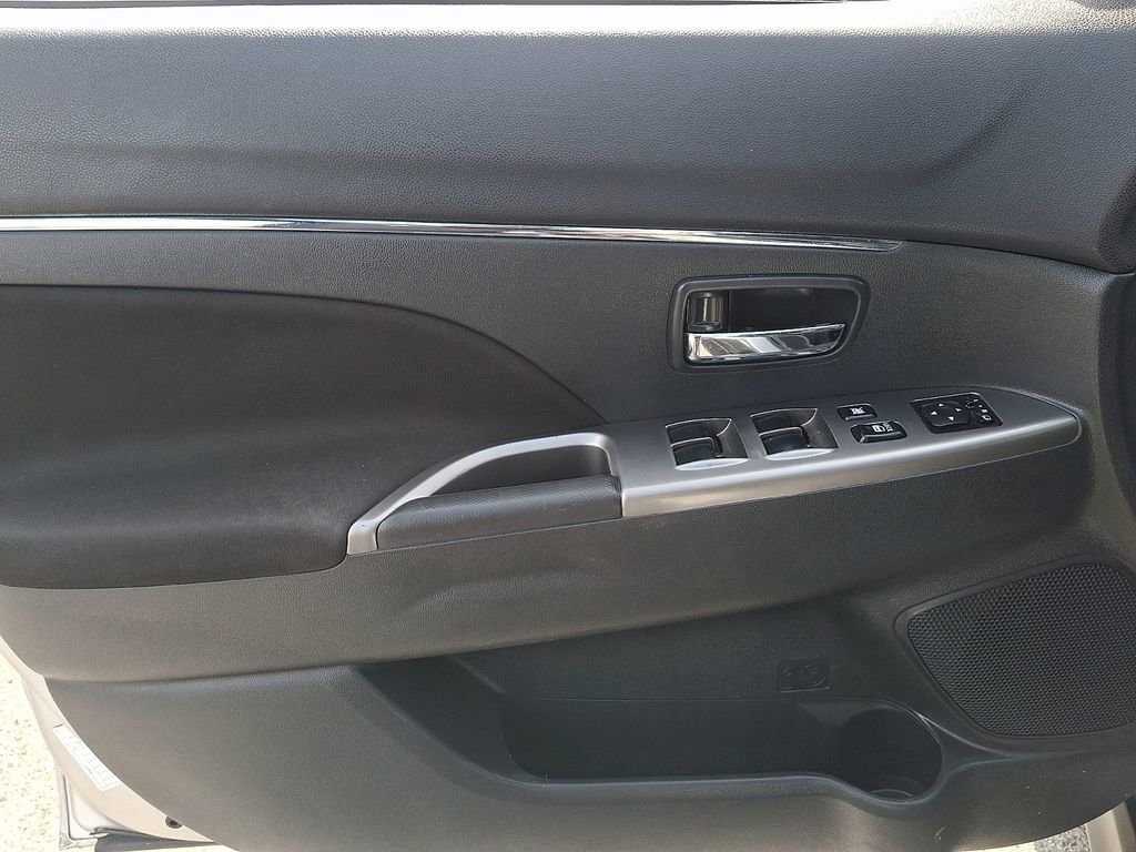 Used 2021 Mitsubishi Outlander Sport SE image 14