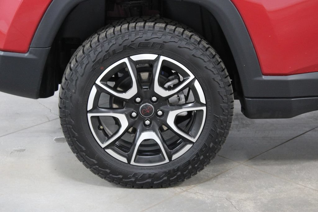 Used 2025 Jeep Compass Trailhawk AWD/4WD image 13