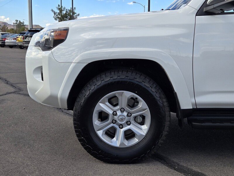 Used 2023 Toyota 4Runner SR5 Premium w/ Moonroof Package AWD/4WD image 10