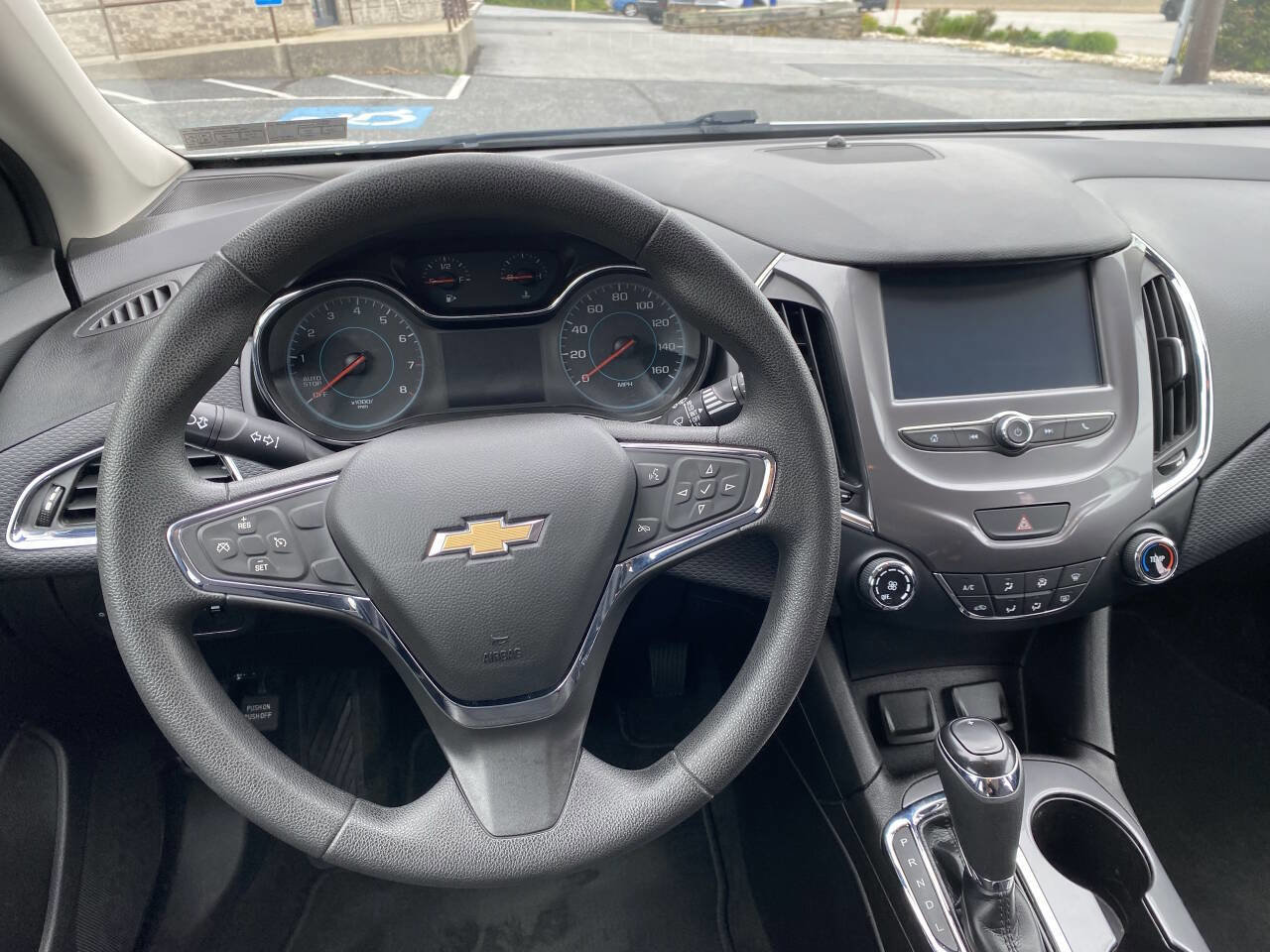 Used 2018 Chevrolet Cruze LT FWD image 23