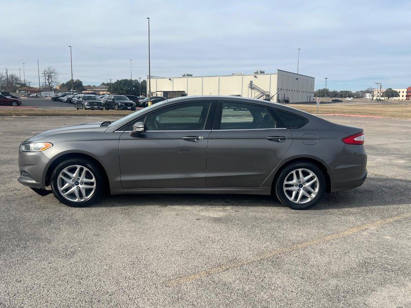 Used 2014 Ford Fusion SE image 2