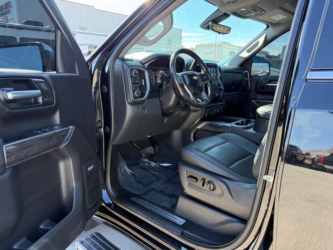 Used 2021 Chevrolet Silverado 1500 LTZ w/ LTZ Premium Package image 17