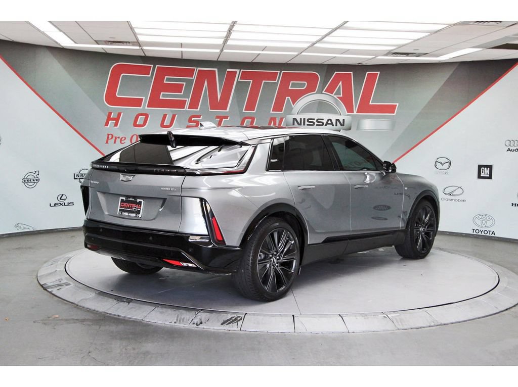 Used 2024 Cadillac Lyriq Sport w/ LPO, Floor Liner Package AWD/4WD image 4