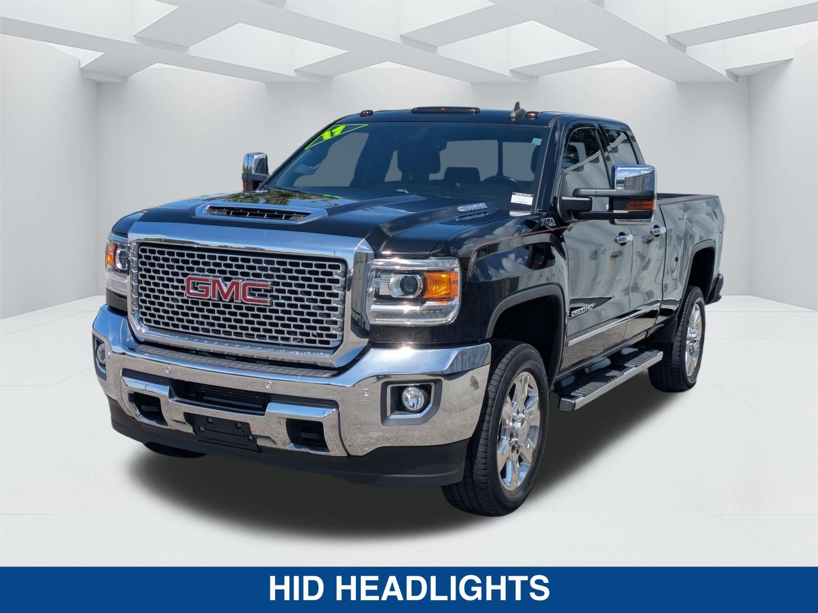 Used 2017 GMC Sierra 2500 SLT w/ Suspension Package, Off-Road AWD/4WD image 8