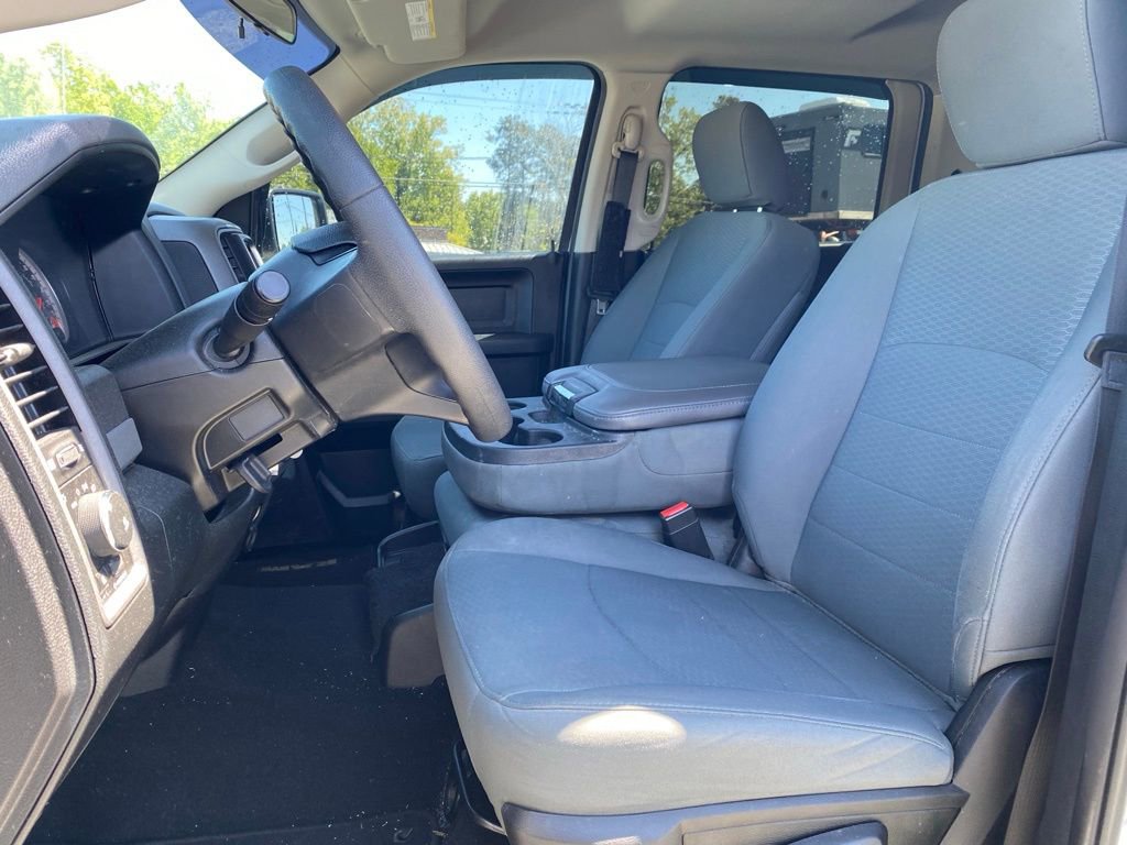 Used 2018 RAM 1500 Express AWD/4WD image 10