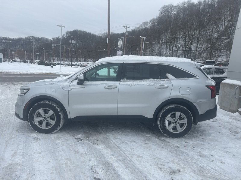 Used 2022 Kia Sorento LX image 4