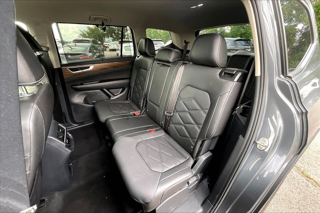Used 2025 Volkswagen Atlas SE FWD image 33