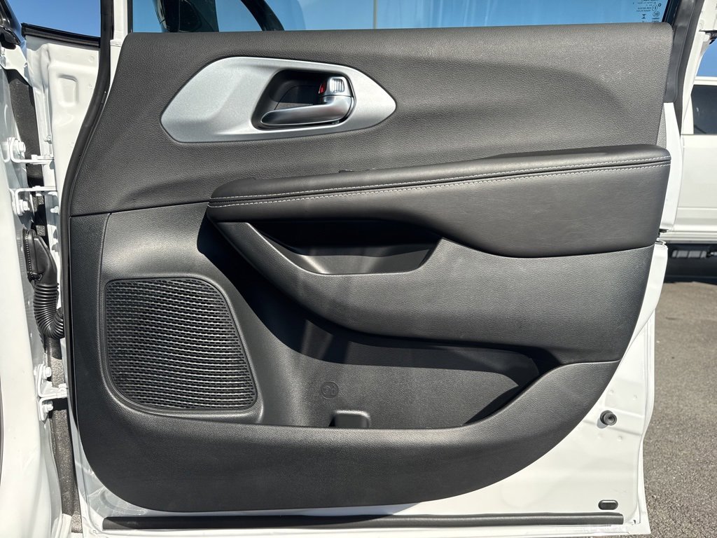 New 2026 Chrysler Pacifica Limited w/ S Appearance Package image 29