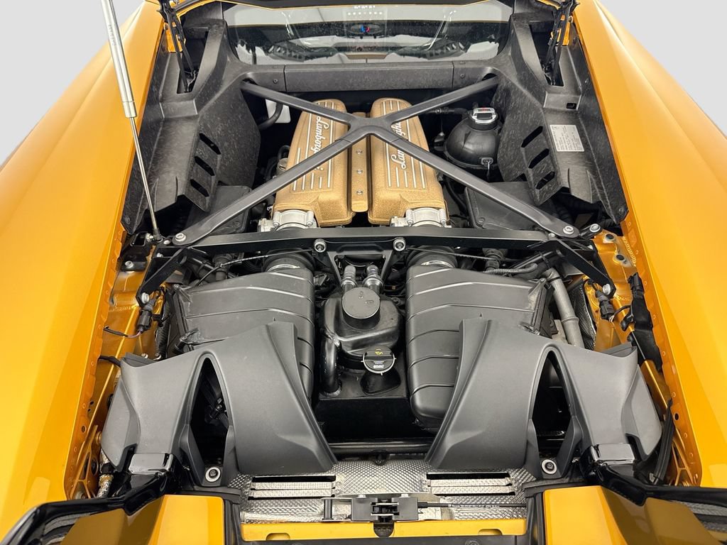 Used 2018 Lamborghini Huracan Performante AWD/4WD image 31