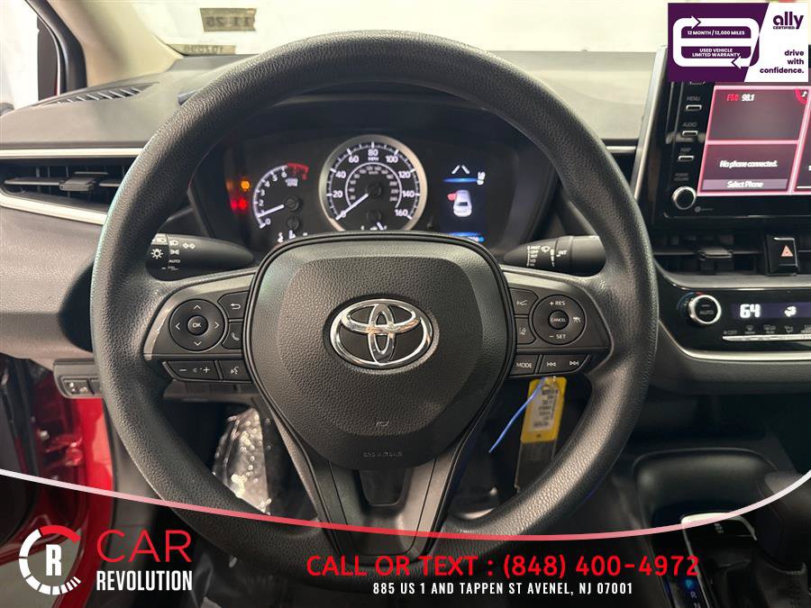 Used 2021 Toyota Corolla LE FWD image 25